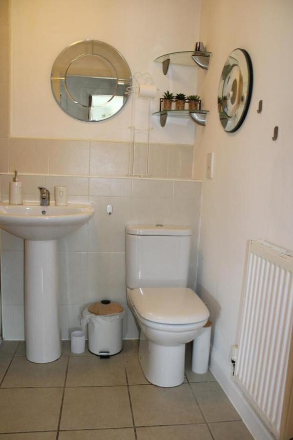 Two Bedroom Apartment, Free Parking, Close To Uclan And Free Wifi Preston  Exterior photo
