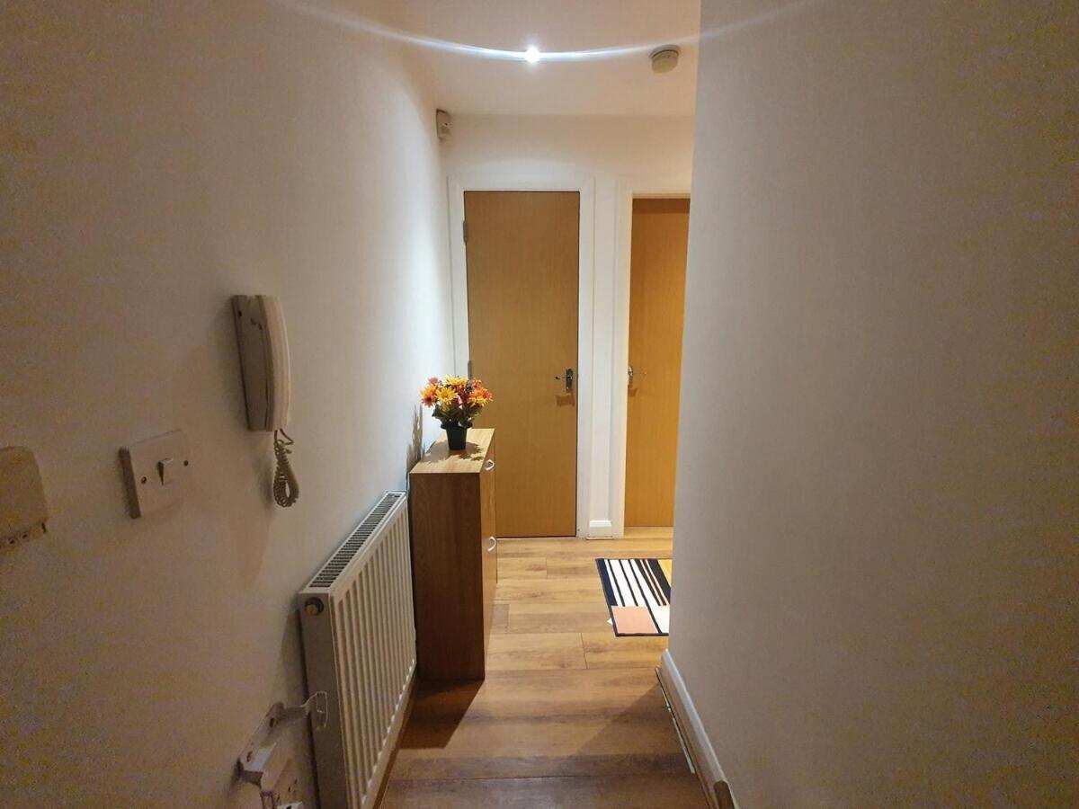 Two Bedroom Apartment, Free Parking, Close To Uclan And Free Wifi Preston  Exterior photo